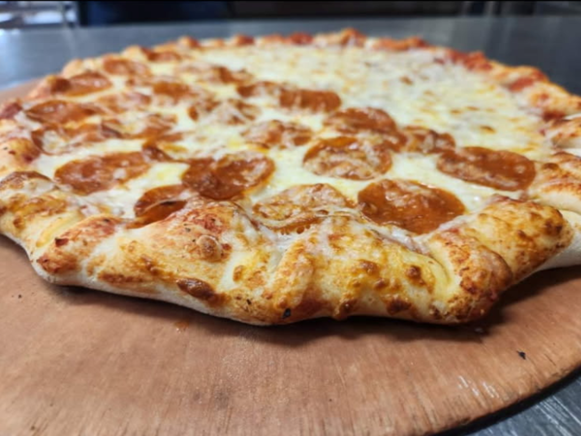 Visalia's Pizza Parlor Since 2003